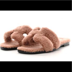 HERMES
Woolskin Oran Sandals size 37 Rose Aube